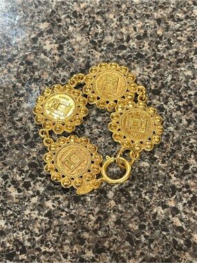 Vintage CHANEL 31 Rue Cambon Medallion Coin Link Bracelet